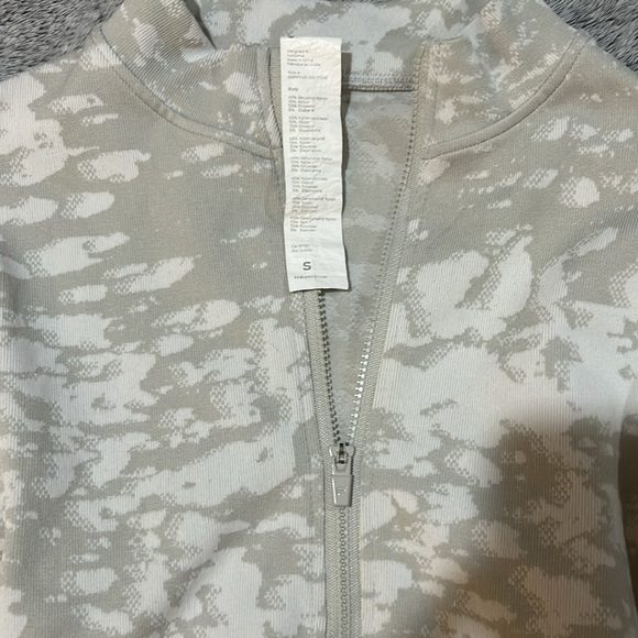 Fabletics 1/4 zip top - Picture 2 of 3